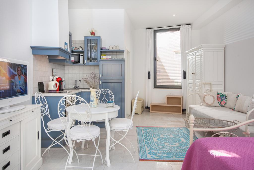Apartments Glusac ポドゥゴラ 部屋 写真
